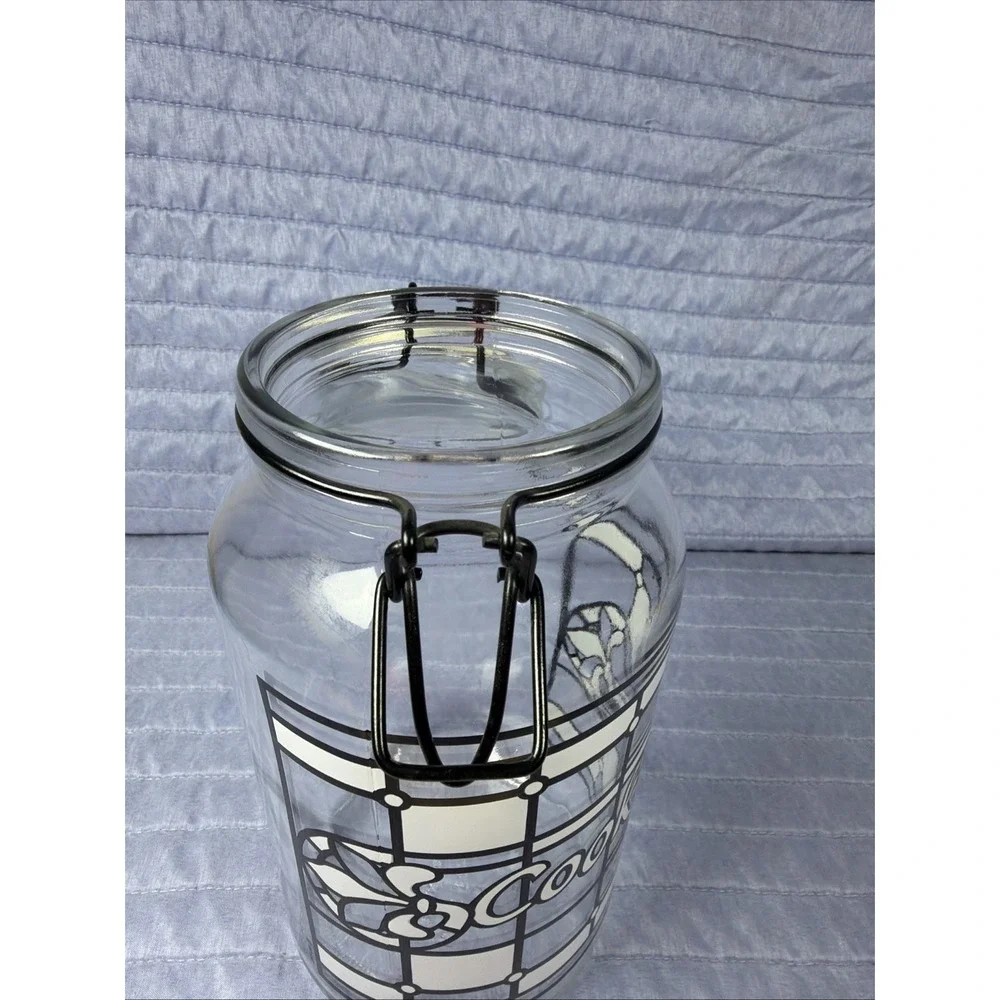 1990 Anchor Hocking Cookie Canister With locking Lid Glass Jar